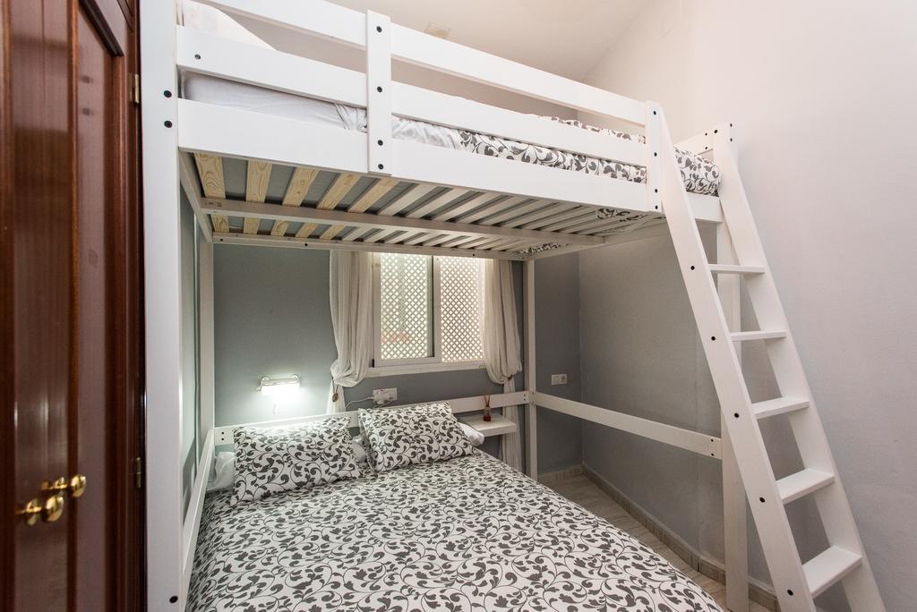 Divi Apartments Valvanera Sevilla Bagian luar foto