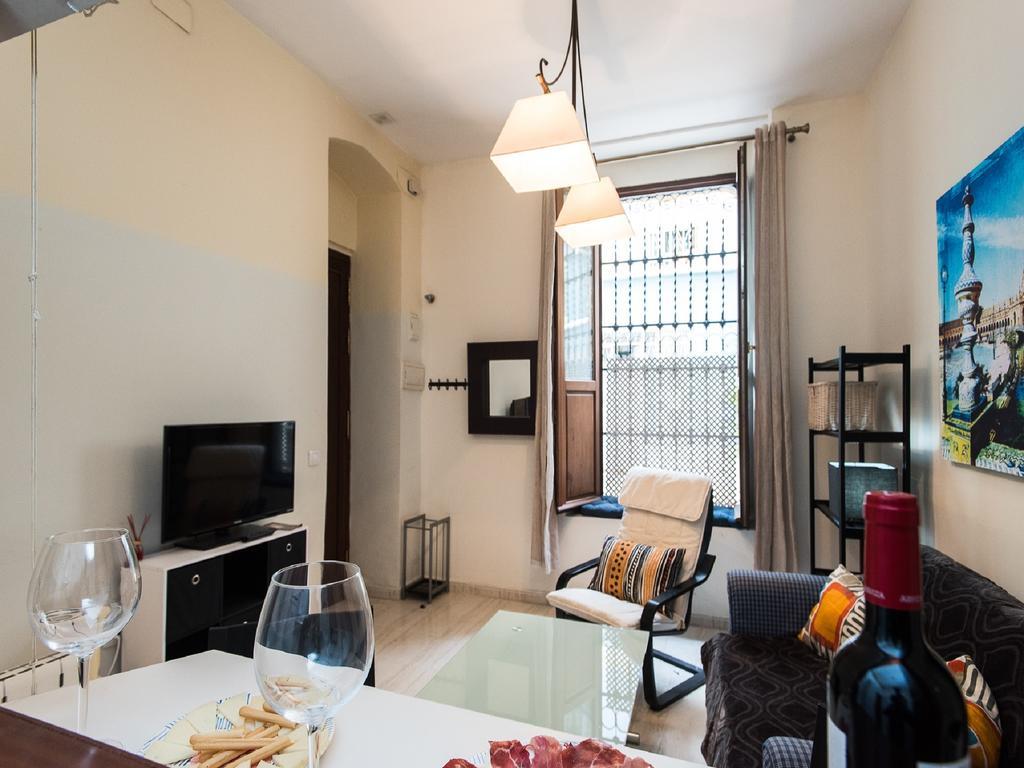 Divi Apartments Valvanera Sevilla Bagian luar foto